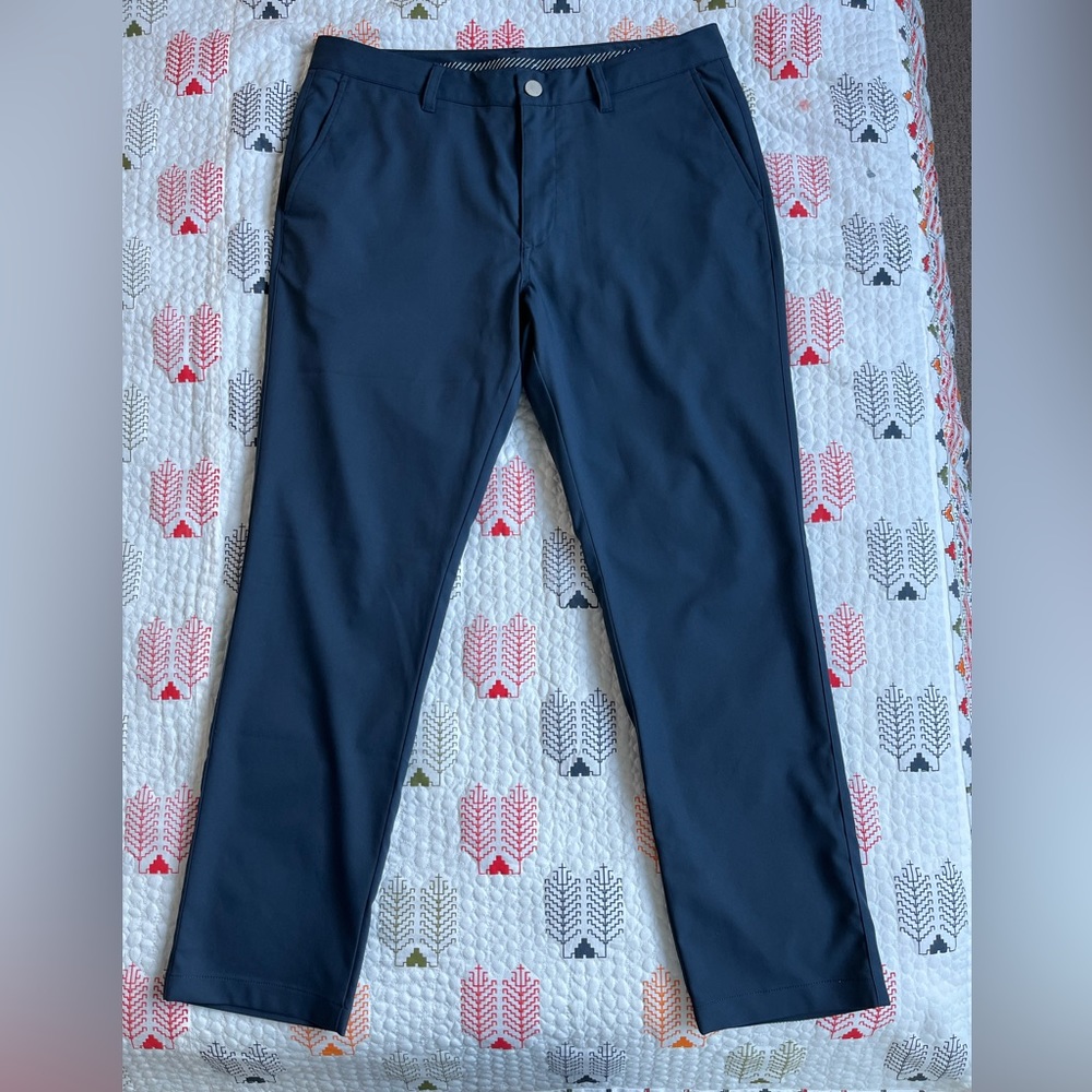 Bonobos Highland Slim Fit Golf Pants in Navy. 35 X 30